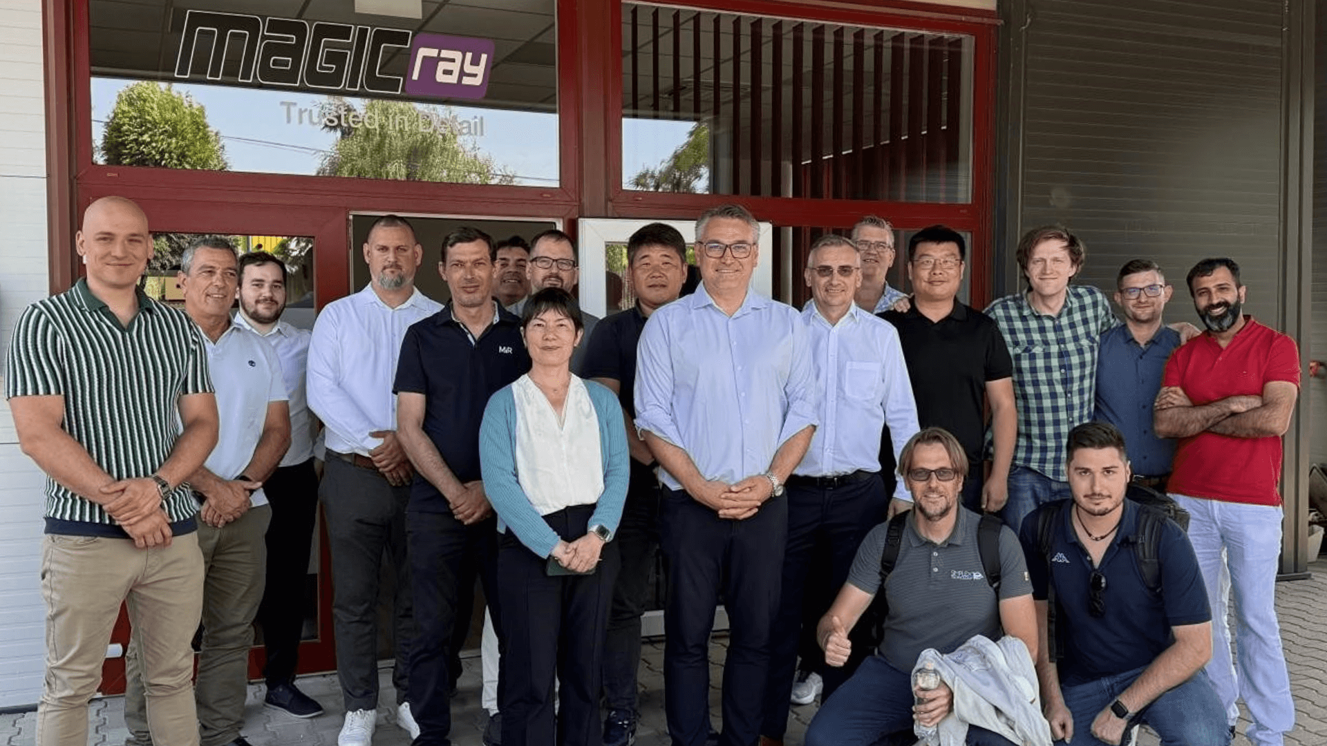 1750322909980258.png 合照-封面.png